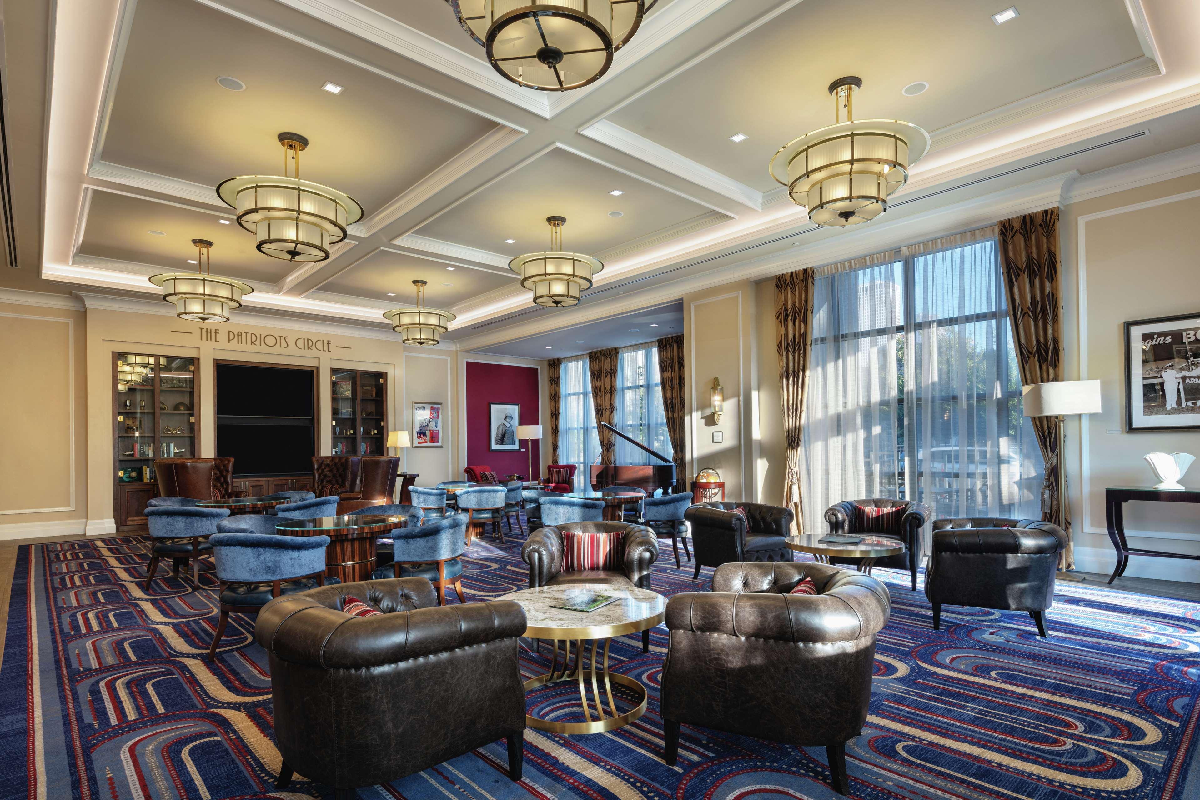 The Higgins Hotel New Orleans, Curio Collection By Hilton Buitenkant foto